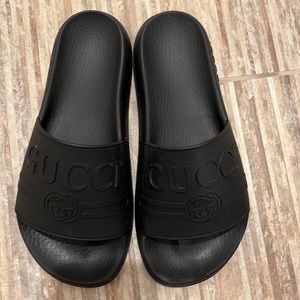 Gucci Slides with box ! 😊
